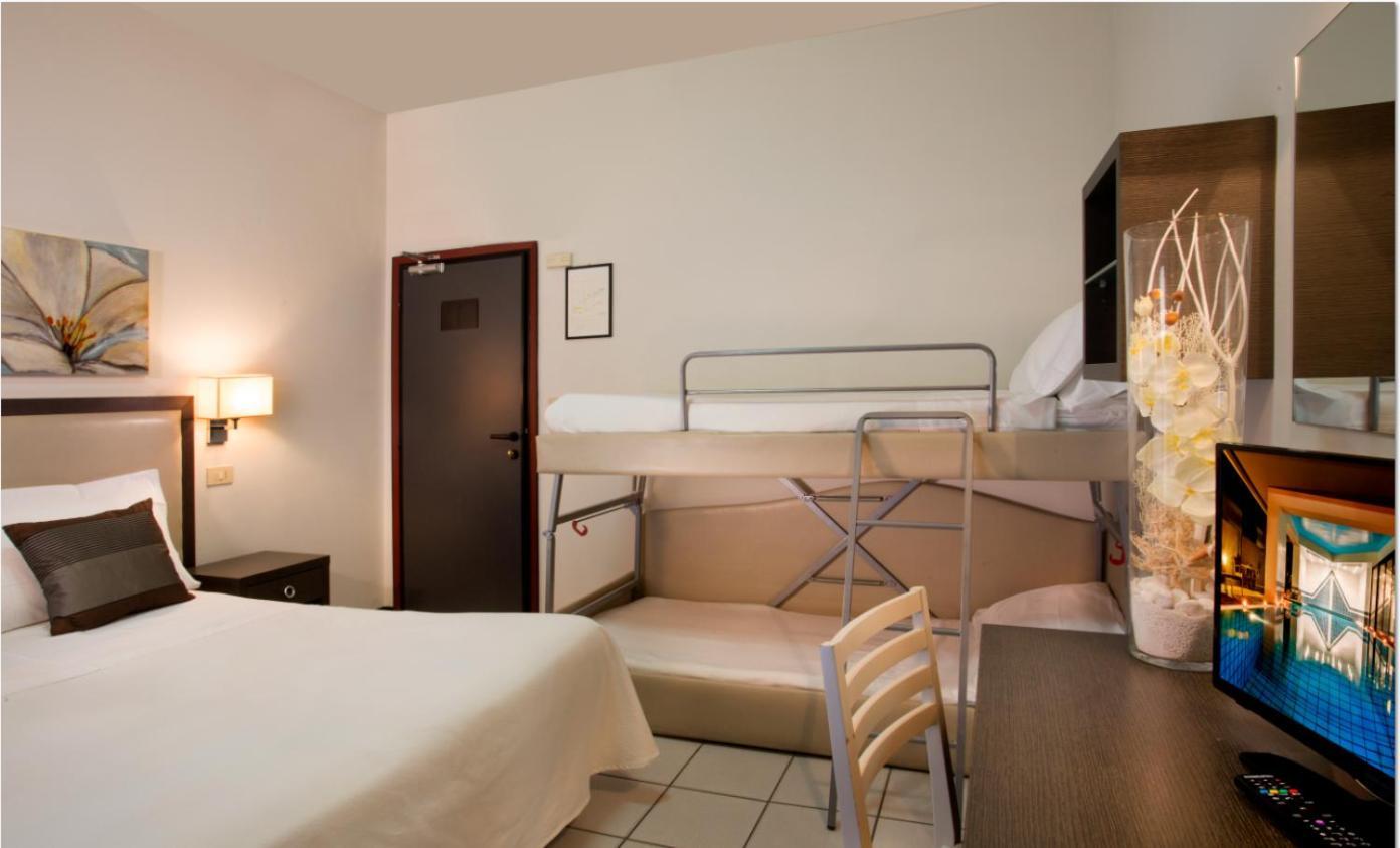 Hotel Ambassador Riccione Kültér fotó